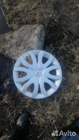 Колпак на renault logan r15