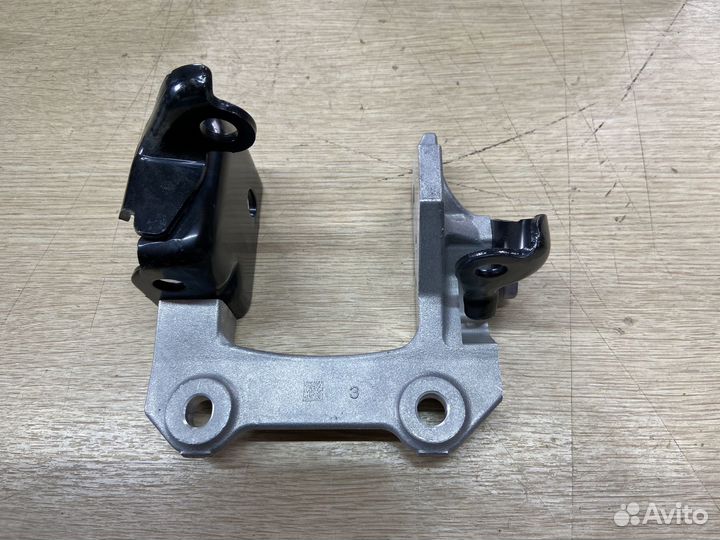 Кронштейн двигателя левый Toyota Camry 75