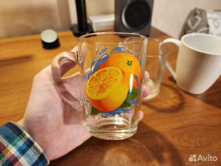 2 стеклянные и 1 керамическая кружки