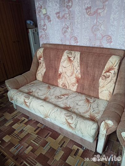 Диван