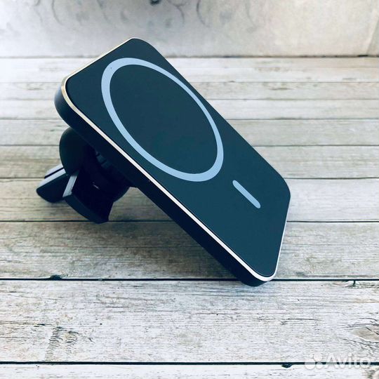 Автомобильная беспроводная зарядка и держатель