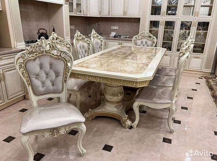 Кухонный стол и стулья комплект