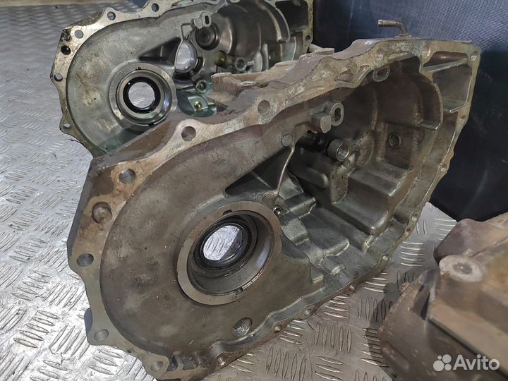 Части корпуса МКПП Nissan Almera 4M40