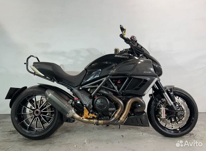 Ducati Diavel Carbon Год 2011