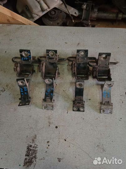 Верхняя петля двери audi 80 b3 ауди 80 б3