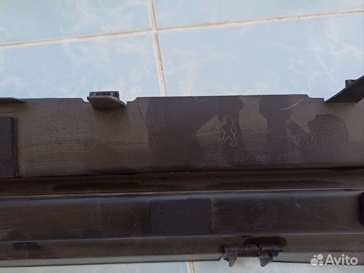 Зимняя заглушка в бампер Пежо 308