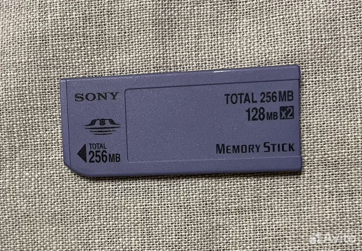 Карта памяти Sony Memory Stick на 256 Mb