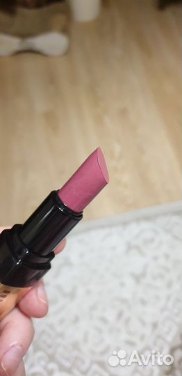 Помада Bobbi Brown