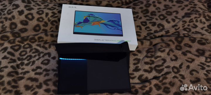 Сенсорный монитор 15.6