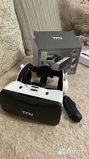 Очки виртуальной реальности с пультом