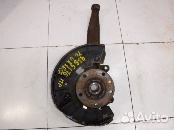 Кулак передний правый