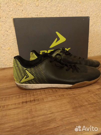 Футзалки demix