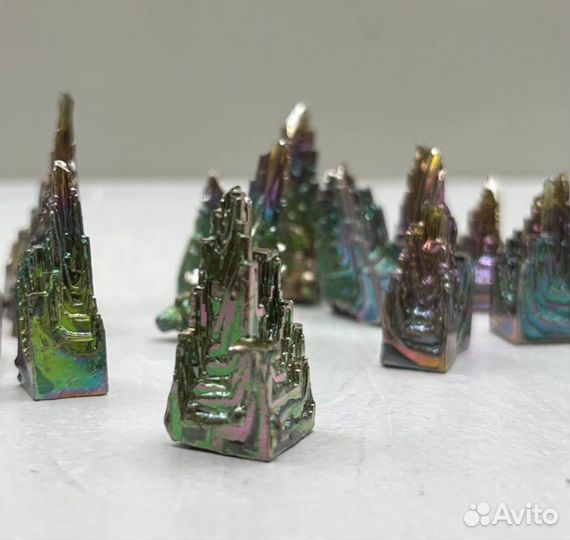 Камни и минералы. Висмут мини пирамидки