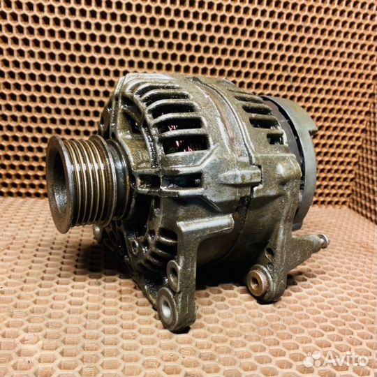 Генератор Skoda Octavia A4 2010