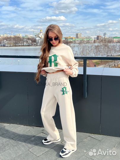 Костюм спортивный