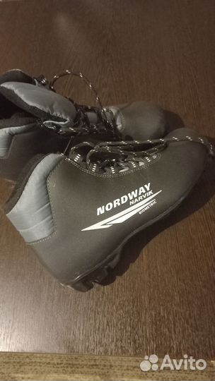 Лыжные ботинки