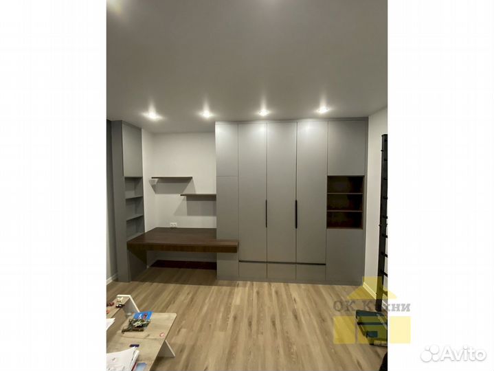 Шкаф распашной