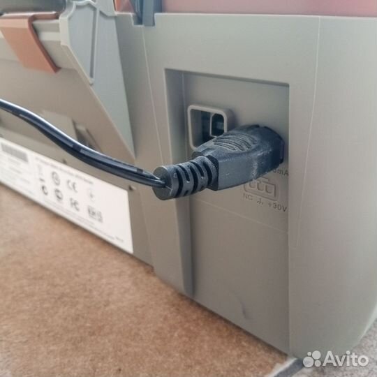 Принтер HP 2050A