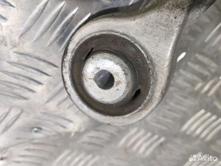 Кулак поворотный передний левый Audi A4 B7 (S4,RS4