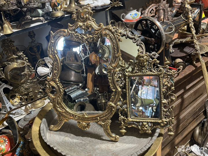 Настольные зеркала в бронзовых рамках