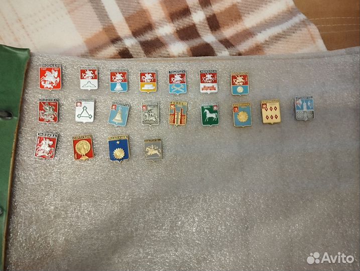 Коллекционные значки гербов городов России