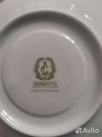 Фарфоровый чайный сервиз