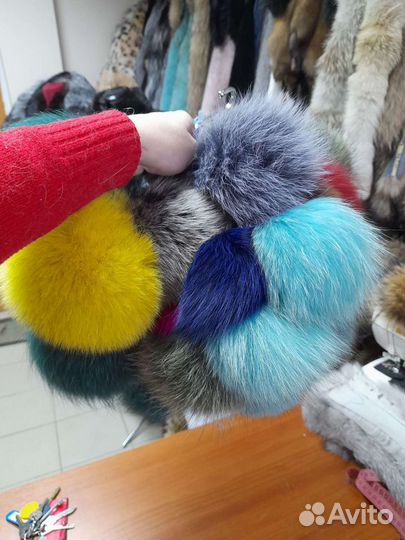 Меховые помпоны на шапки, валеши