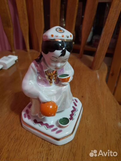 Статуэтка «Девочка узбечка» 1959 г. Фарфор Дулево