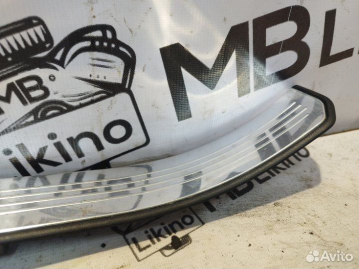 Накладка порога задняя правая Mercedes W221 Rest