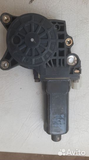 Электродвигатель стеклоподъемника