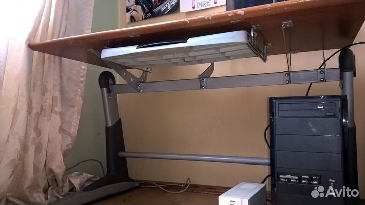 Стол компьютерный