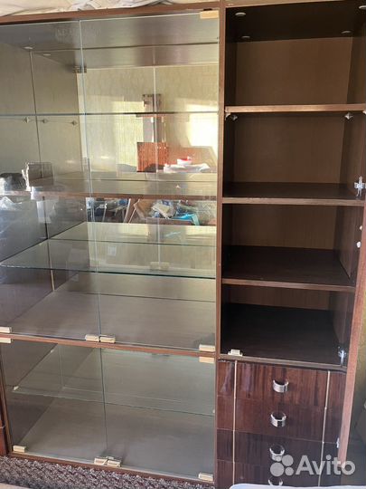 Шкаф сервант