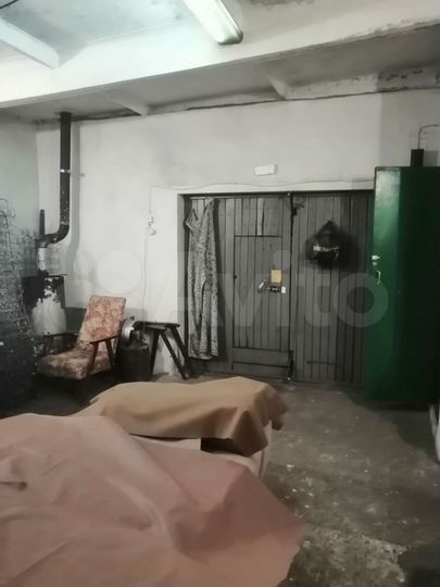 Гараж, > 30 м²