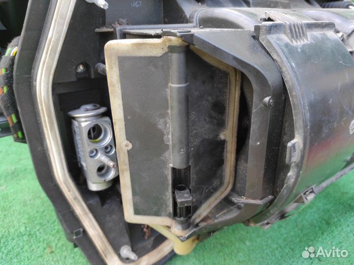 Корпус отопителя Bmw X3 E83