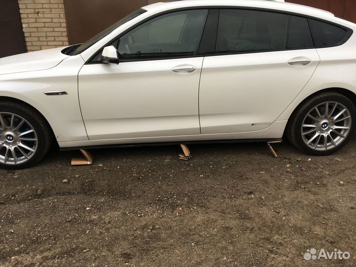 Накладки под пороги для BMW 5 GT F07 черный глянец