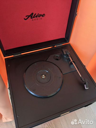 Проигрыватель винила Alive