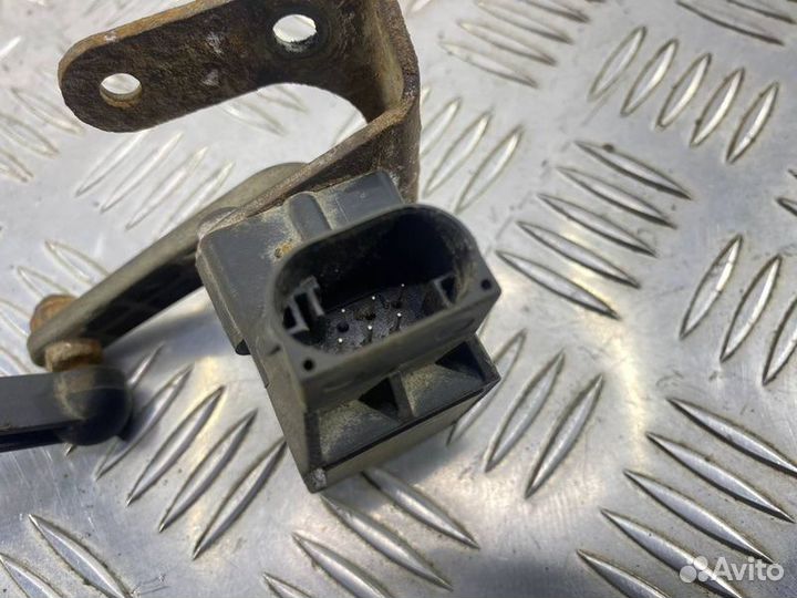 Датчик положения кузова задний левый Bmw Х5 Е53