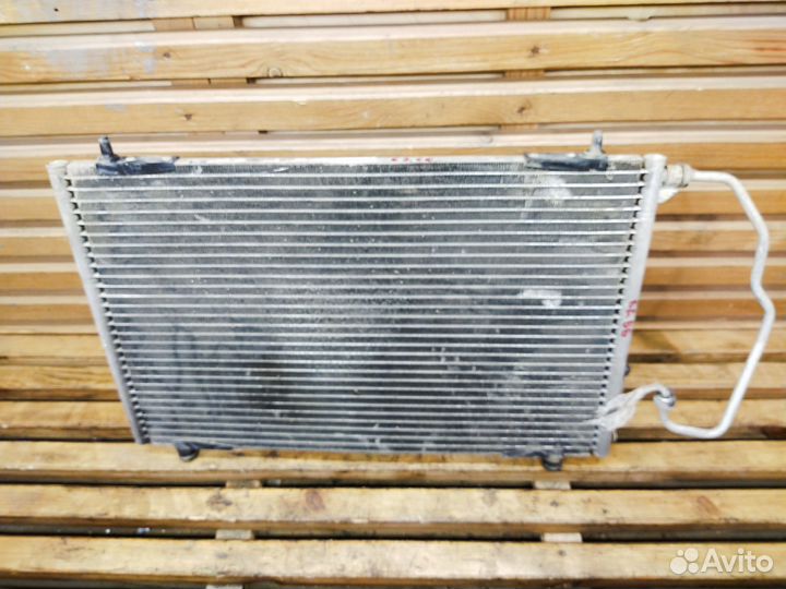Peugeot 206 1.4 - Радиатор кондиционера