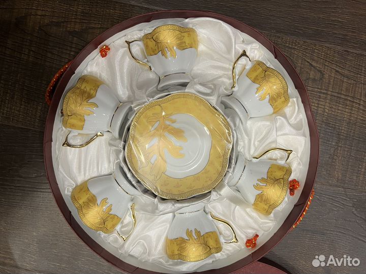 Набор фарфоровой посуды