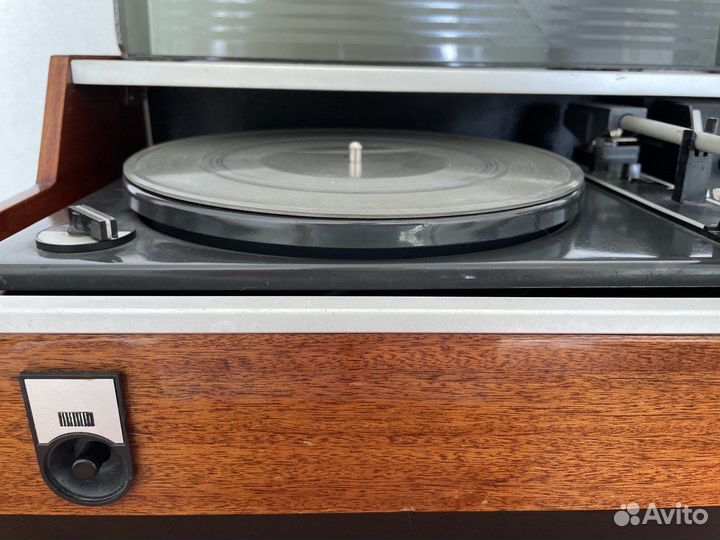 Проигрыватель Вега СССР Ретро С винилом