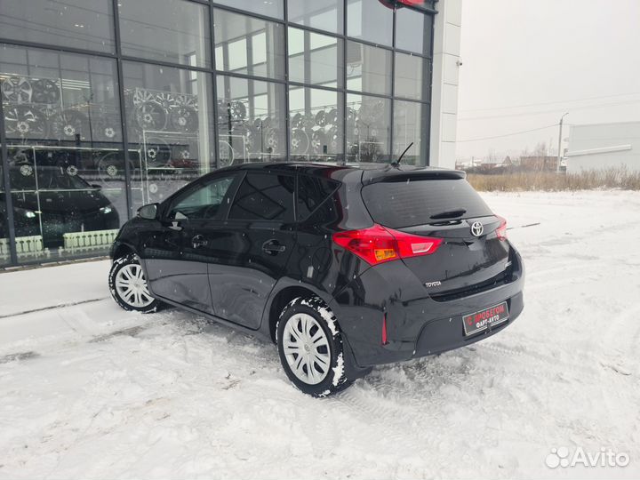 Toyota Auris 1.6 МТ, 2014, 117 700 км