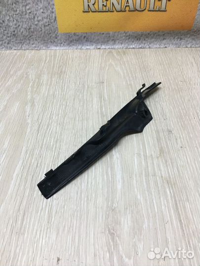 Накладка петли капота Уголок жабо Renault sandero