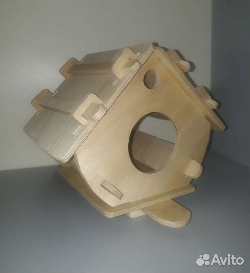 Кормушка для птиц