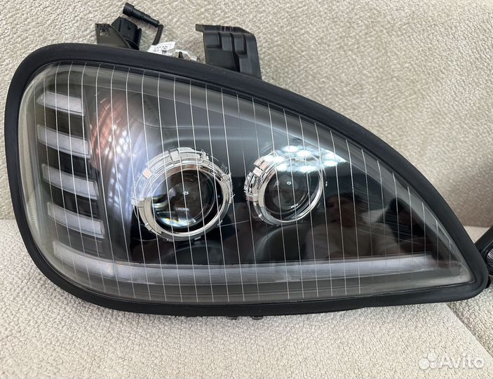 Фары BI LED линзовые для Freightliner Columbia