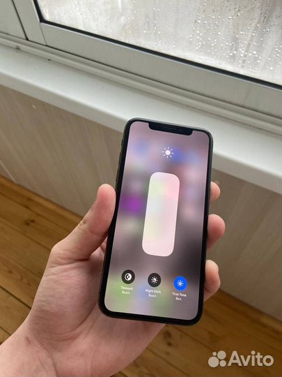 iPhone X, 64 ГБ