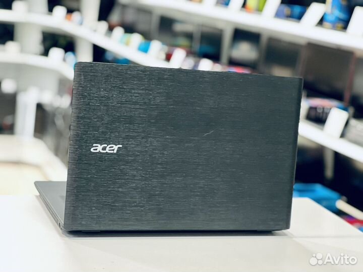 Acer 17.3 / i3-6006U / GeForce 940M / 8G / SSD+HDD