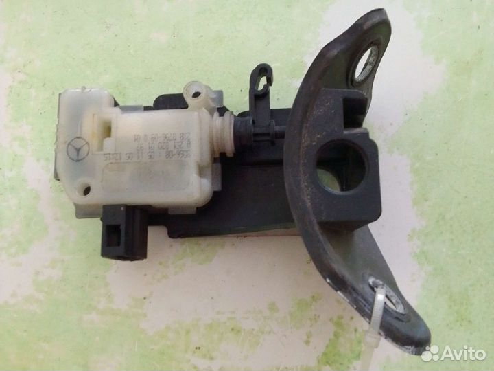 Активатор лючка бенз Mercedes-Benz CLS-Class б\у