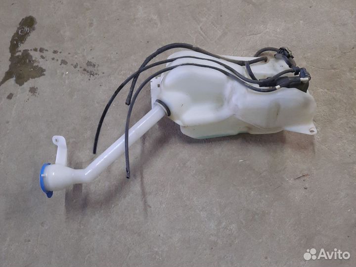 Бачок омывателя лобового стекла Nissan Qashqai J10