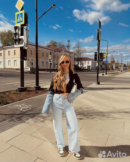 Администратор, официант, продавец-кассир, менеджер