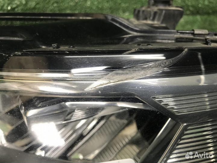 Фара левая Volkswagen Tiguan